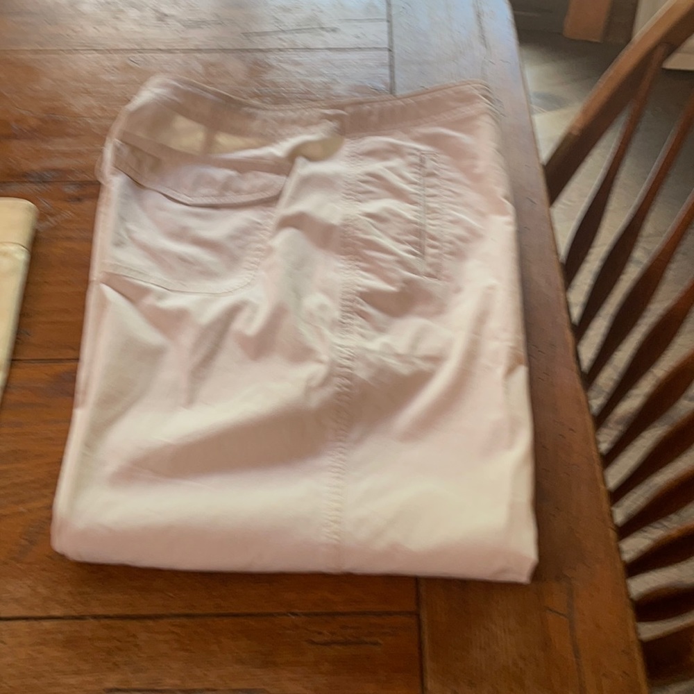 Talbots 6 P stretch capris, light Khaki color